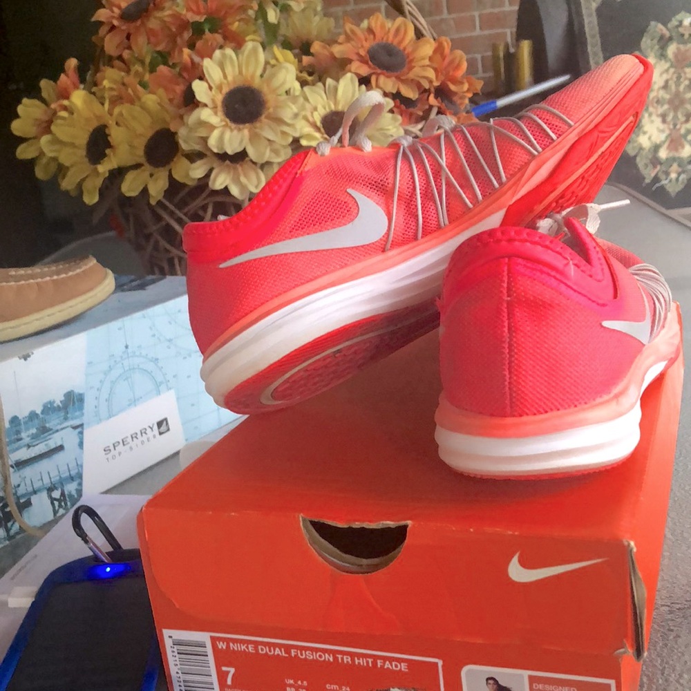 Women Nike Dual Fusion